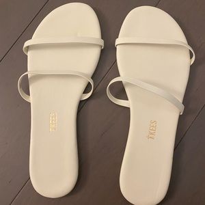 BRAND NEW never worn tkees sandals!